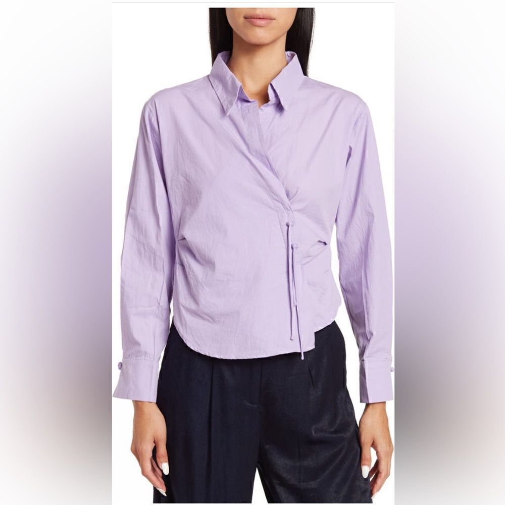 70/21  Women’s High- low hemmed long sleeve top size M, NWT